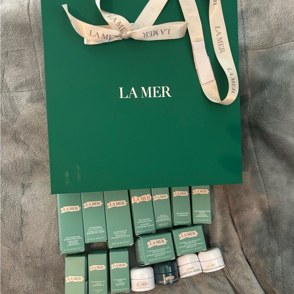 La Mer Other - La Mer Skincare Collection with Gift Bag
